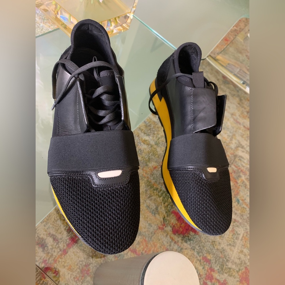 Balenciaga - Picture 2 of 12